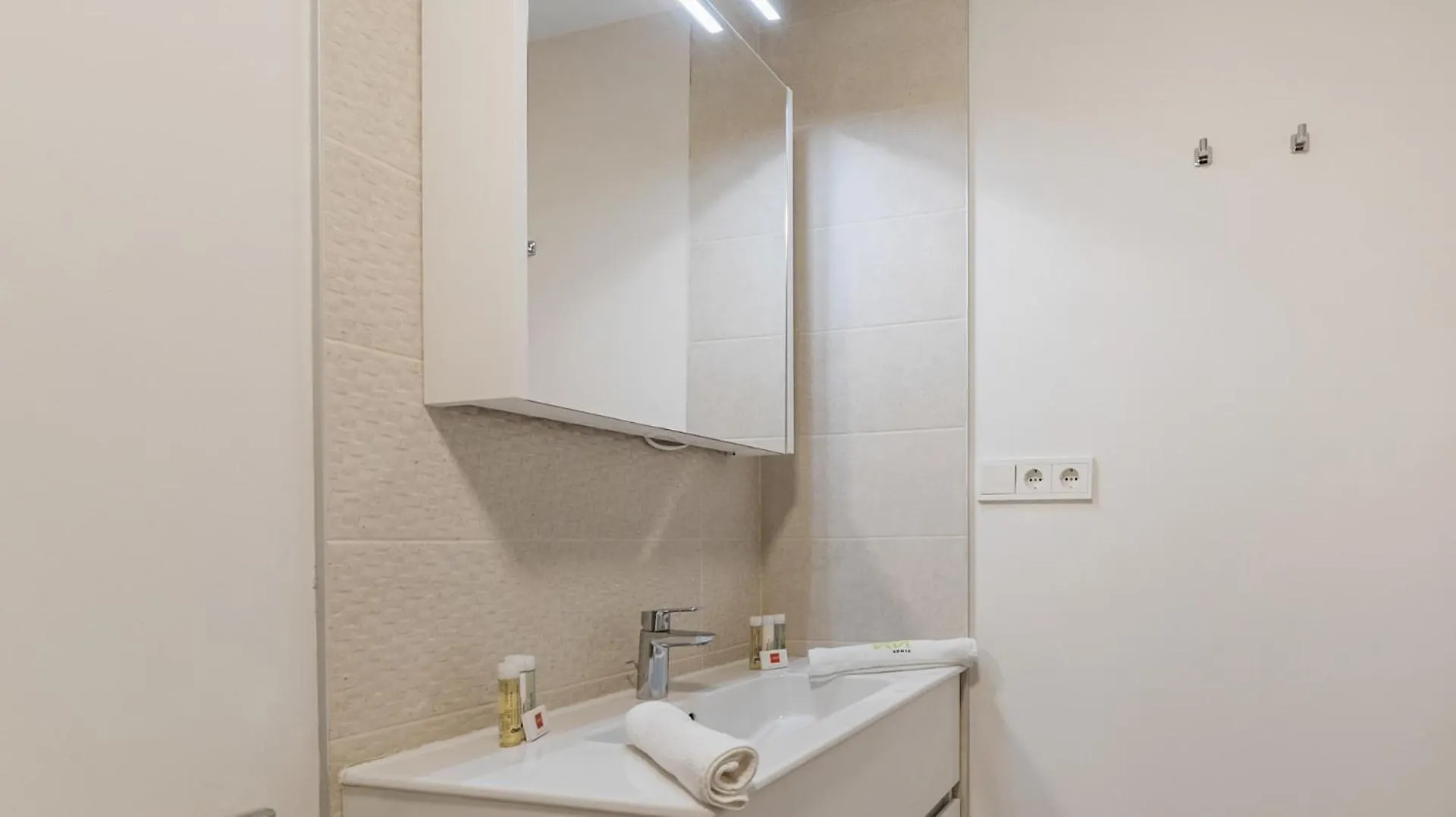 Vivi Homes - Roli Pool, Terrace, Golf & Beach Estepona
