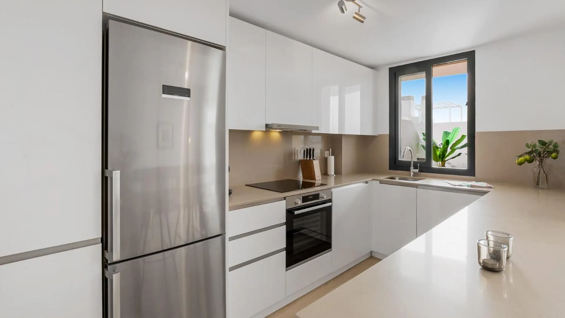Vivi Homes - Roli Pool, Terrace, Golf & Beach Estepona Apartment