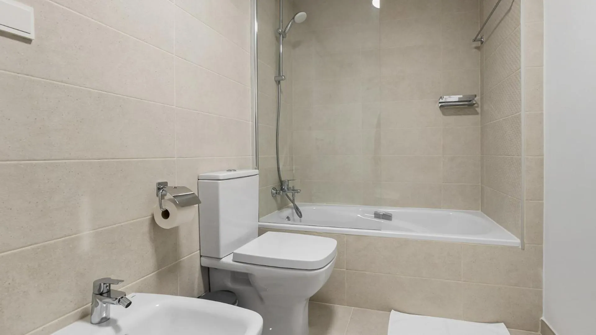 Vivi Homes - Roli Pool, Terrace, Golf & Beach Estepona 0*,