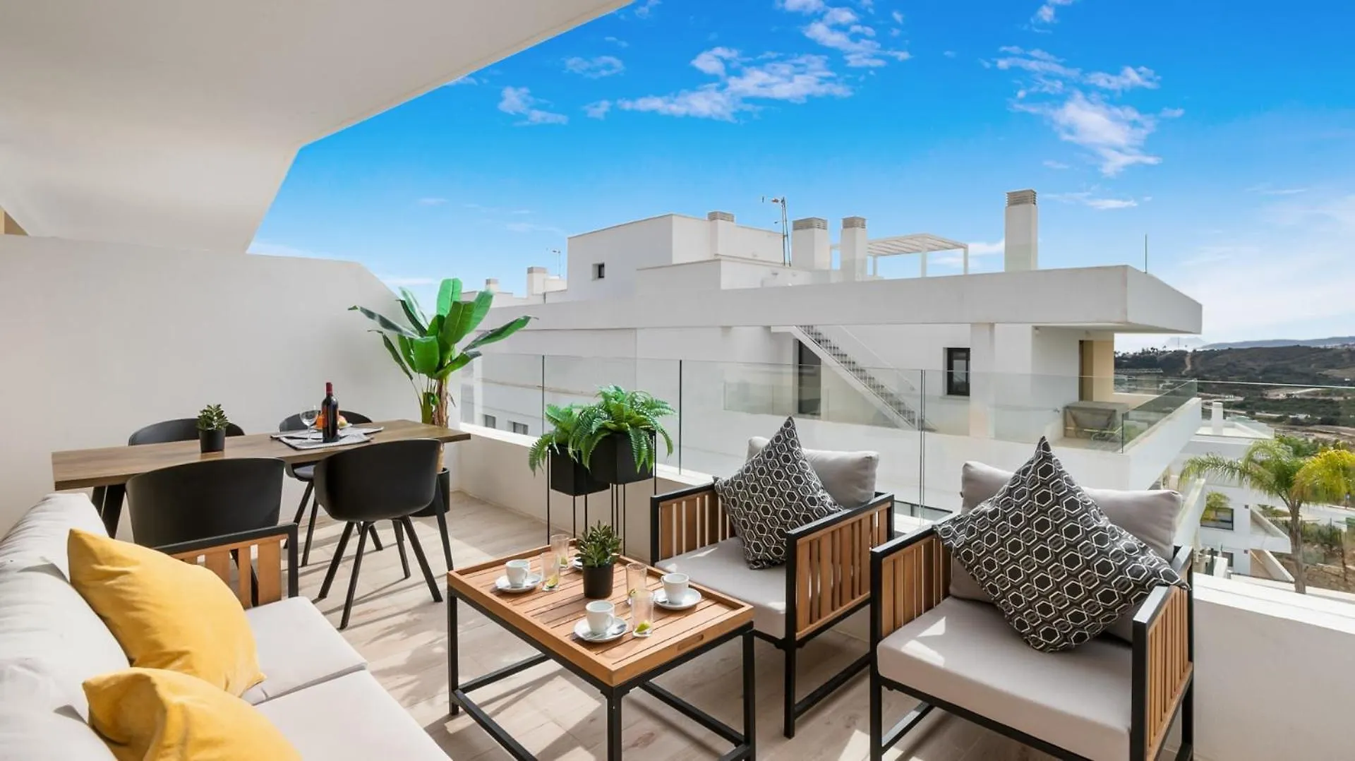 Vivi Homes - Roli Pool, Terrace, Golf & Beach Estepona